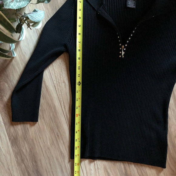 ๐Host Pic๐ Cozy Black sweater ๐ - Picture 4 of 7